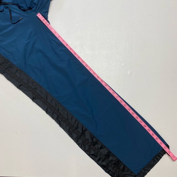 Lululemon Run: Right Around Pant Size 8 EUC - Picture 14 of 16